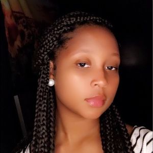 Meet your Posher, Briana